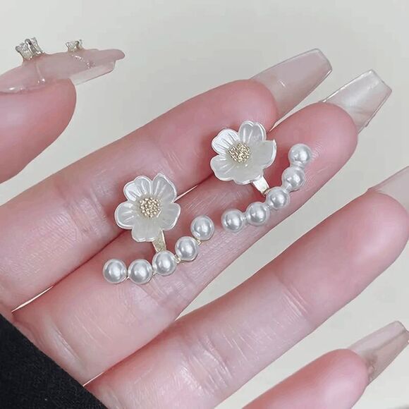 Boho Flower Pearl Stud Earrings - Picture 5 of 6